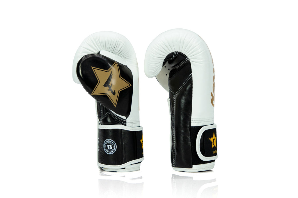 Fairtex x Booster v2 bokshandschoenen — wit/zwart/goud