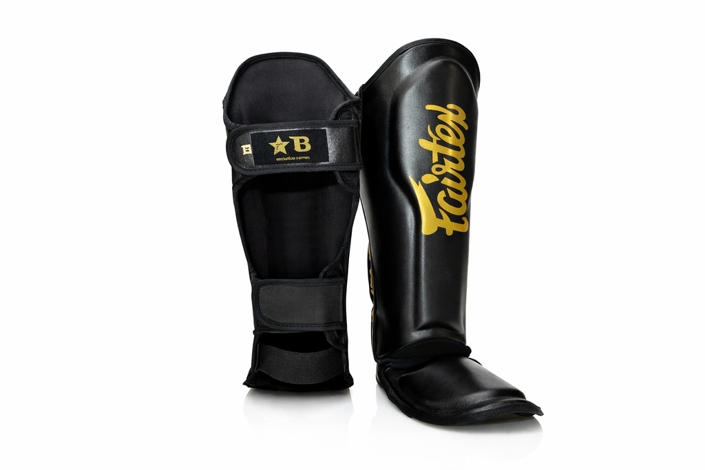 Fairtex x Booster scheenbeschermers — zwart/goud